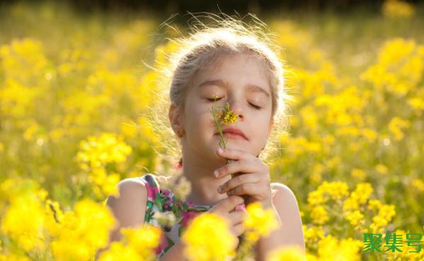 伶俐,漂亮又聪明的女孩名字（女孩取名聪明温柔漂亮）
