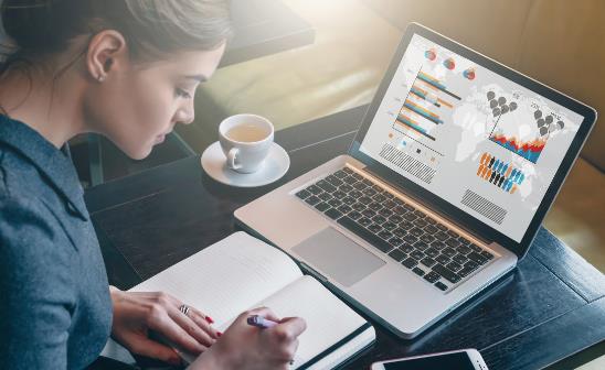 经常在电脑前工作应注意什么_如何预防电脑辐射的危害