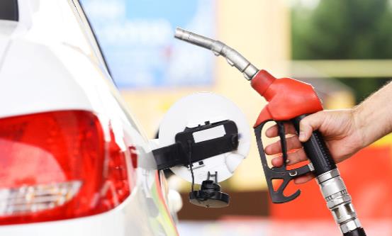 增加爱车油耗的用车习惯_关于汽车加油的小秘诀