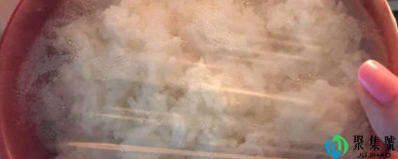 米饭在冰箱里放了三天还能吃吗