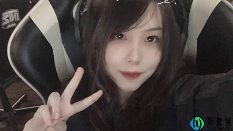 十年老粉不请自来什么梗