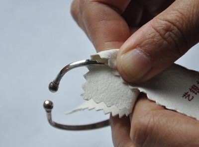 银子发黑是什么原因(银子发黑是什么原因)