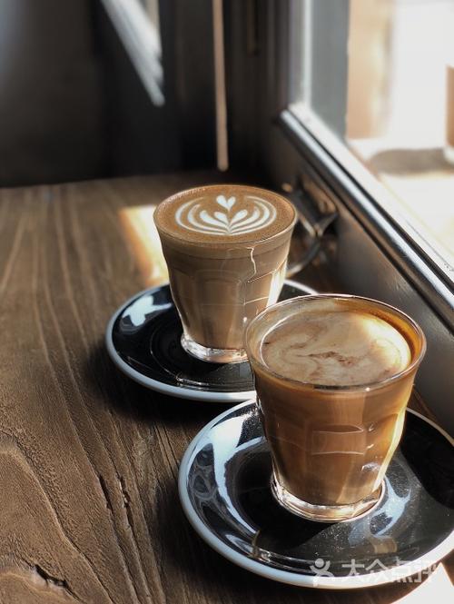 什么是dirty咖啡(dirty咖啡与拿铁区别)