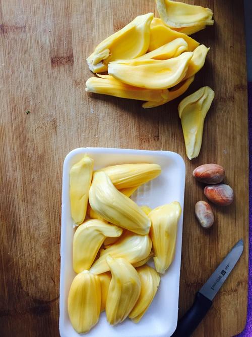 菠萝蜜核的做法(菠萝蜜核炖排骨的做法大全)