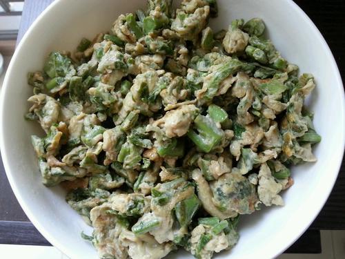 香椿炒鸡蛋怎么炒好吃(香椿炒鸡蛋好吃吗)