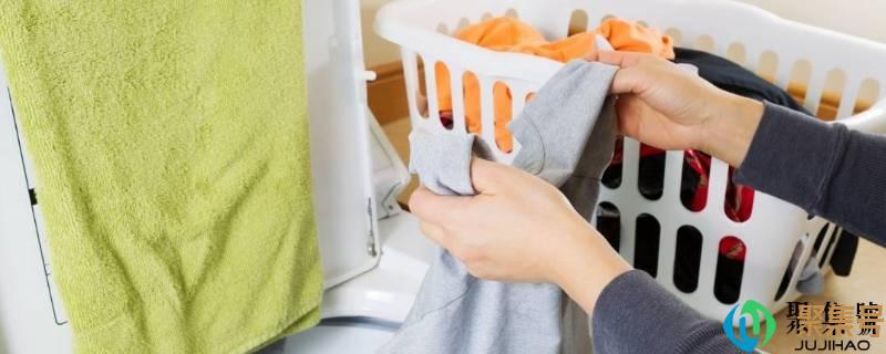 衣服上沾了油漆怎么洗掉(衣服上沾了油漆怎么洗掉小鸡)