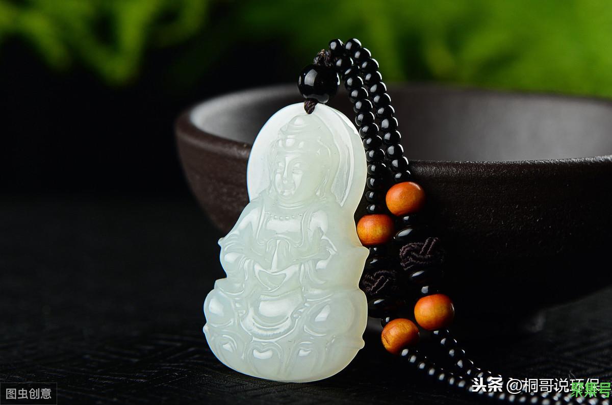 为什么女人要戴佛,戴观音不好吗?戴错霉运缠身?