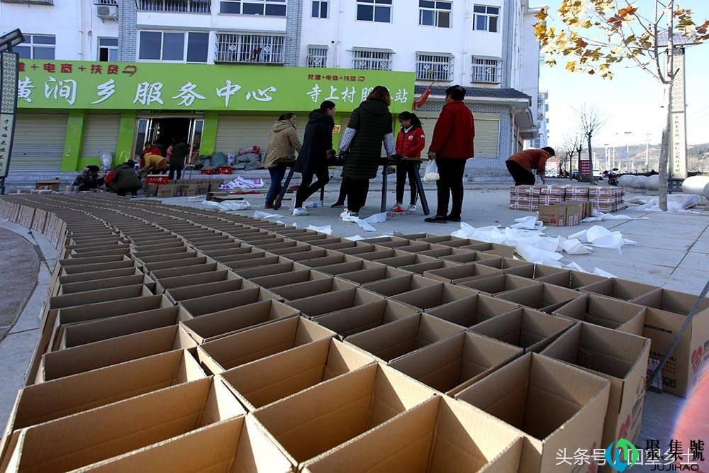 农民网上卖核桃一箱装一公斤 每箱免费配装一个核桃夹子方便实惠