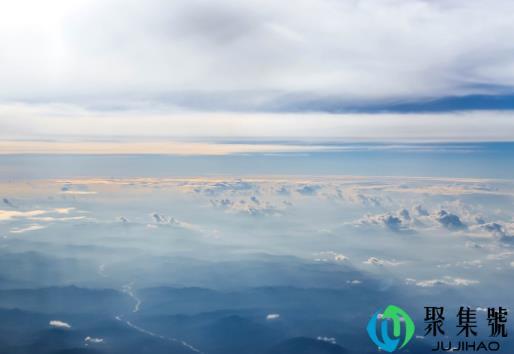 蓝天白云心情好的说说(看着蓝天白云心情极好的短句)