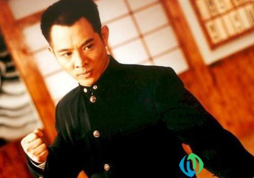 中山装黑雨伞是什么梗，为什么穿中山装拿着黑雨伞的人不能惹