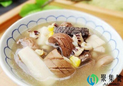 鸡血藤煲什么汤好(鸡血藤可以煲汤吗)