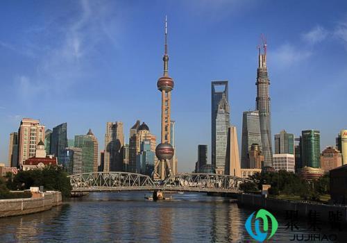 月薪6500在上海算高工资吗 应届生在上海月薪4000能养活自己吗