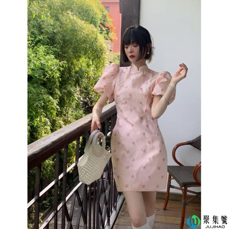 穿旗袍配什么发型好看(小孩穿旗袍配什么发型)