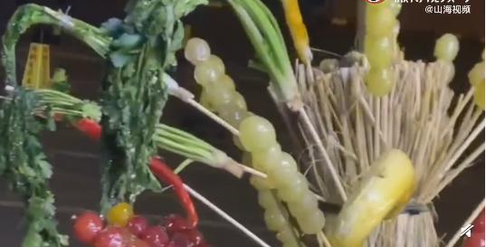 山东小伙街头卖冰糖香菜（香菜冰糖煮水有什么功效）