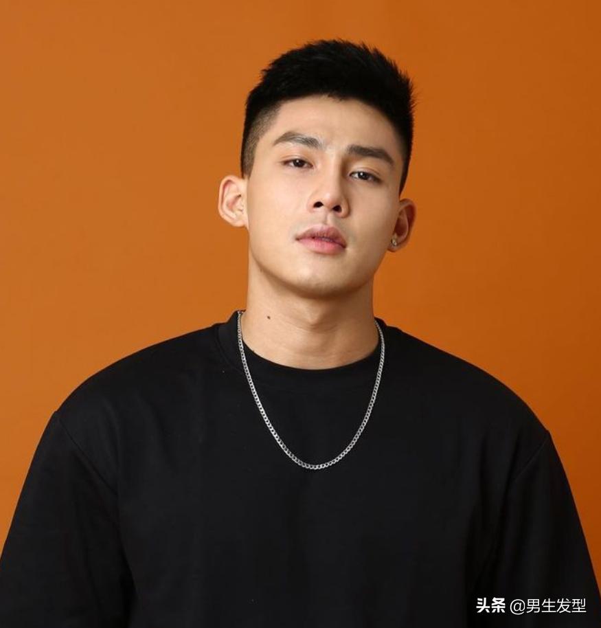 栗子头发型男（栗子头发型男适合什么脸型）