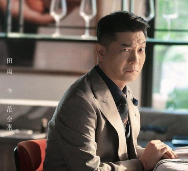 杨柯、范秘书、蒋奶奶,《流金岁月》爆红背后,配角们功不可没