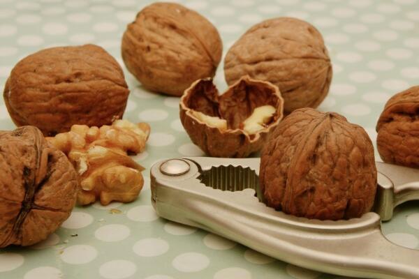 桃子和花生可以一起吃吗(核桃能和花生米一起吃吗)