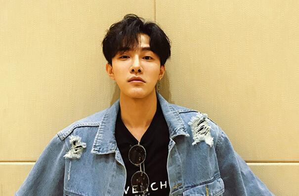 抖音歌曲世界突然变得好安静(世界突然变得好安静是什么歌)