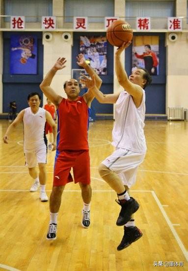 篮球科普:三步上篮要领和注意事项,了解一下