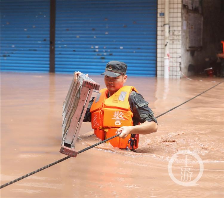 颁奖!他们是2020年度感动重庆十大人物