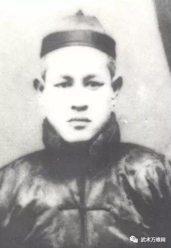 关于八卦掌宗师程廷华照片的争议