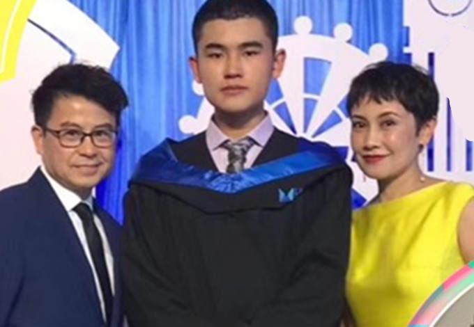 明星夫妇聚会!黄一山妻子气质好,程东小19岁娇妻打扮似男生