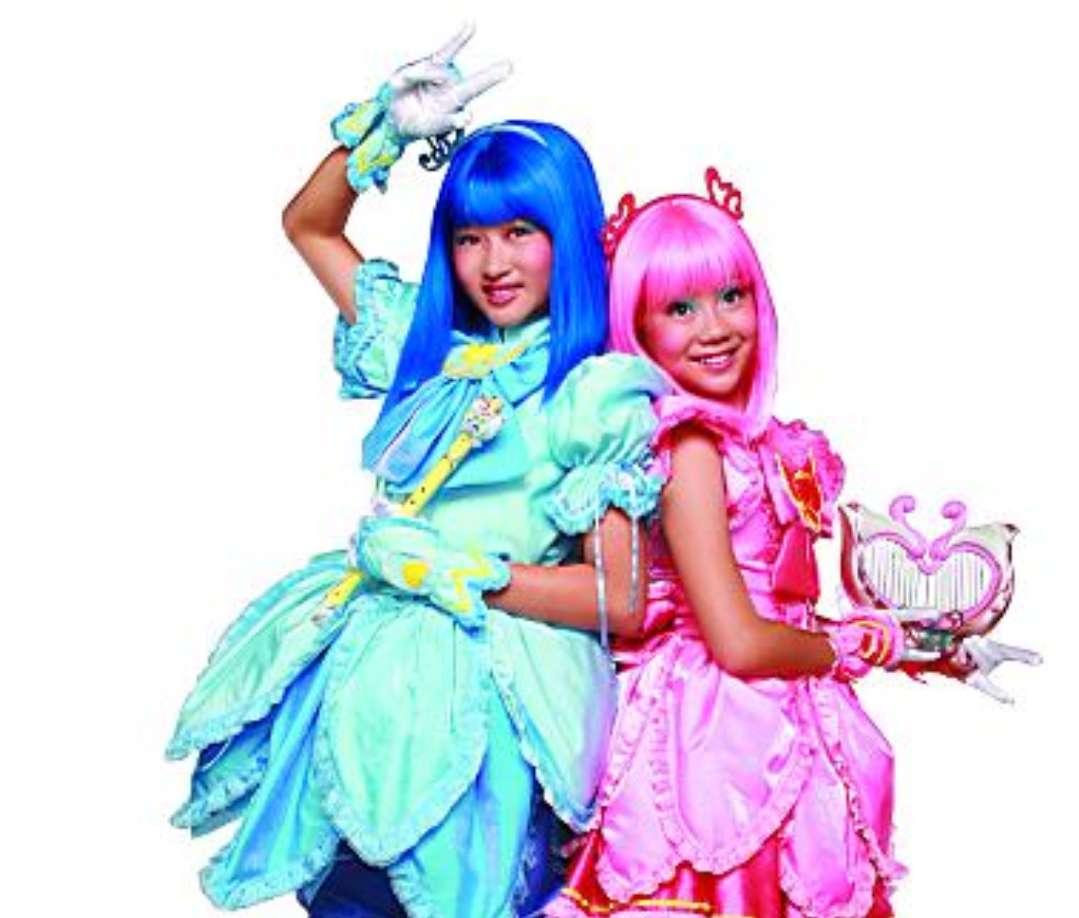 三个疯丫头全集(三个疯丫头全集免费说话)