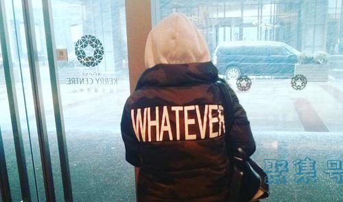 衣服后面印着dead(衣服后面印着dead还能穿吗)