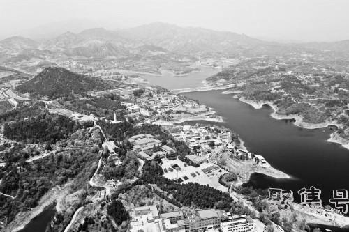 指挥三大战役的小山村在哪里（指挥三大战役在哪里展开）