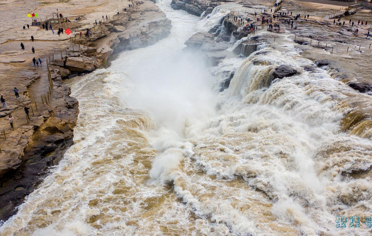 桃花盛开的季节,就是壶口瀑布水量最充沛的时候,人称“桃花汛”