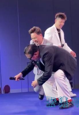 64岁万梓良近况惹担忧!说话有气无力很憔悴,晚年病多仍拼命挣钱