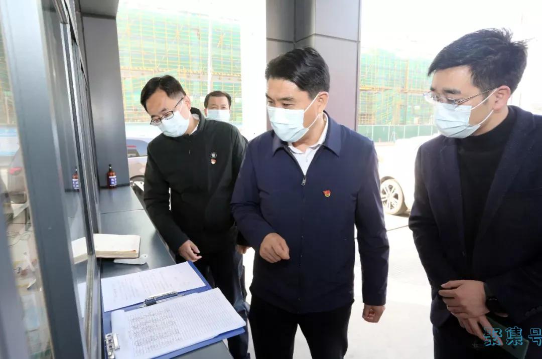 县委书记暗访,保安:稍等下,请先退到门外