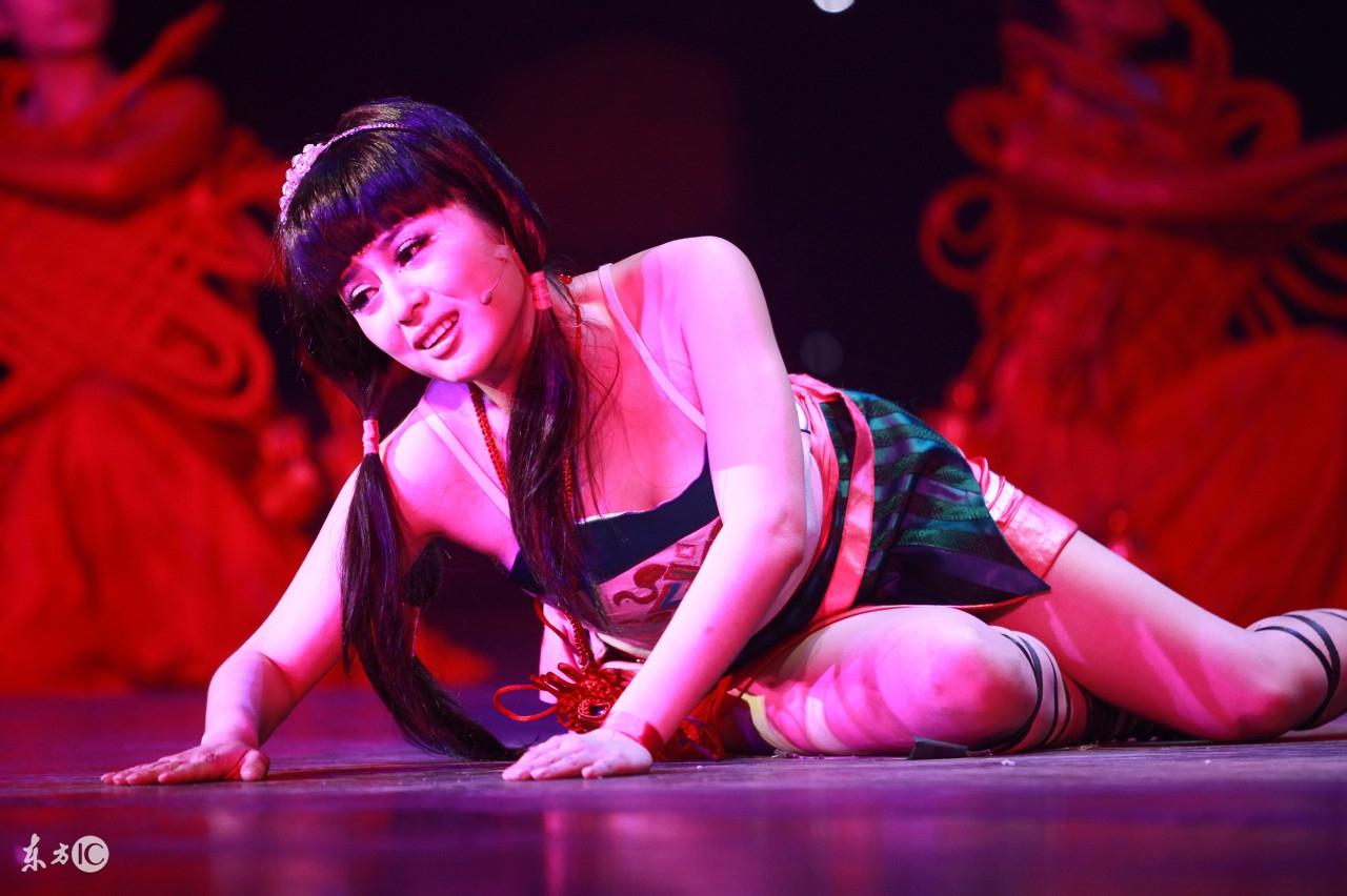 情非得已歌词完整版(情非得已歌词表达什么意思)