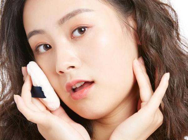 女人再忙也要记住:出门化淡妆!教你7个正确步骤,容易又好看