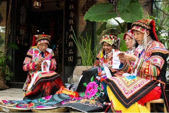 伟光汇通王军:深耕文旅融合 推进“造血式”精准扶贫