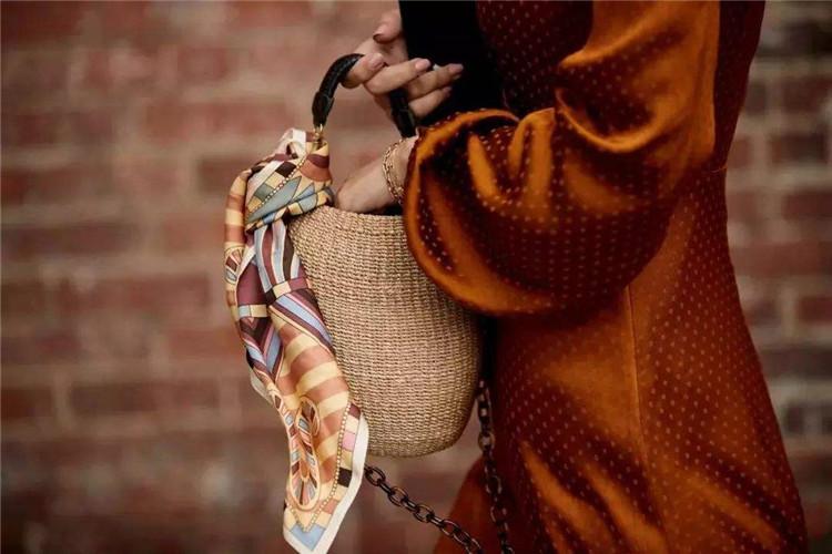 一条爱马仕丝巾的诞生,需要18个月之久?且每一条背后都有小故事