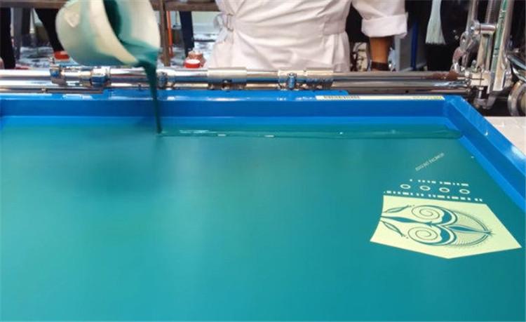 一条爱马仕丝巾的诞生,需要18个月之久?且每一条背后都有小故事