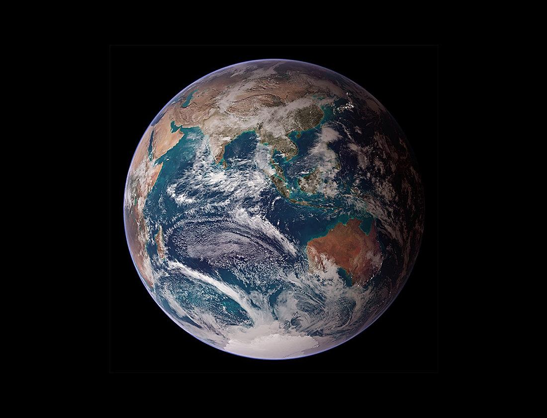 翟志刚出舱:怕地球飘跑了!地球重60万亿亿吨,为何能飘在太空?