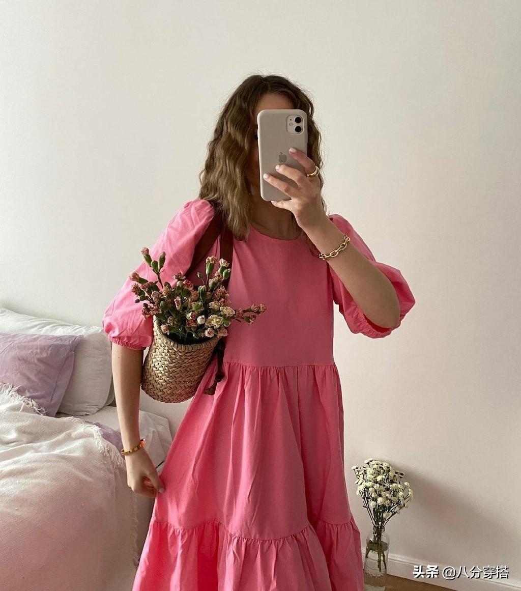 玫红色不好驾驭?试试这些搭配,简约日常有格调,轻松美出新高度