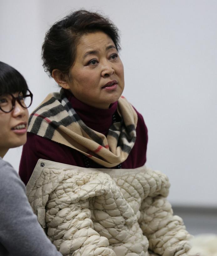 倪萍抽烟多久了(倪萍抽烟图片)