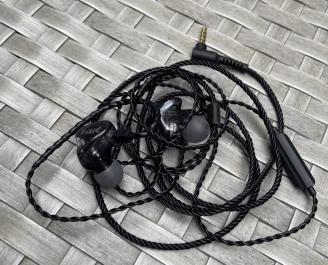 达到发烧级别的耳机品牌(性价比最高的发烧级耳机)