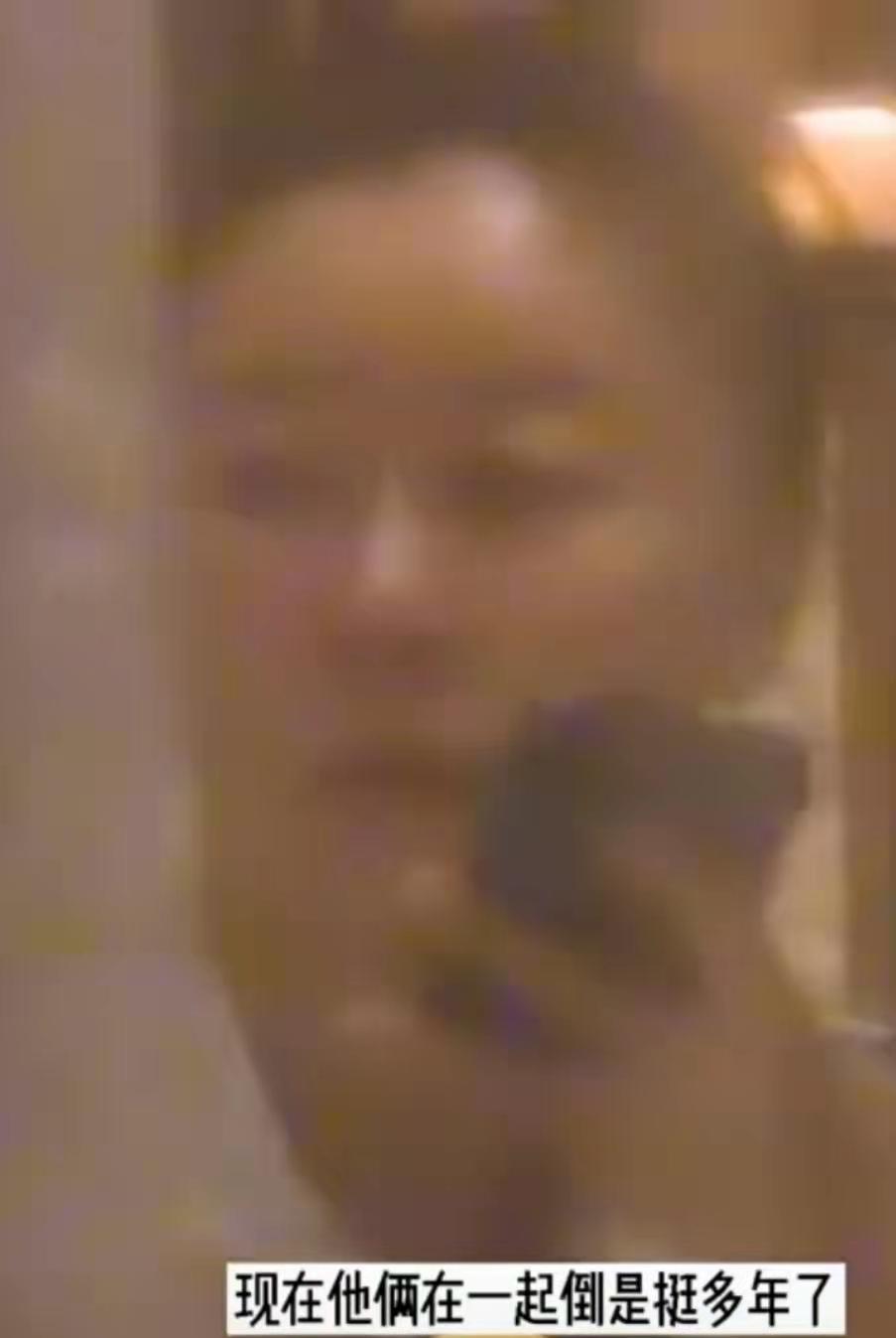 黄志忠柯蓝甜蜜约会!喝酒用餐如老夫老妻,两人相伴多年至今未婚