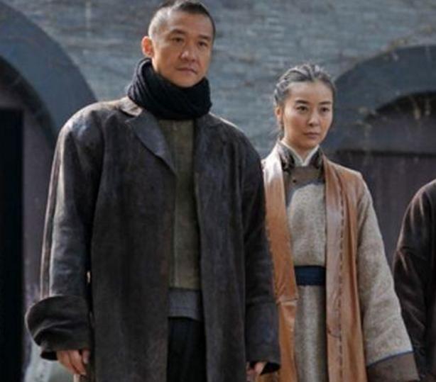 黄志忠柯蓝甜蜜约会!喝酒用餐如老夫老妻,两人相伴多年至今未婚