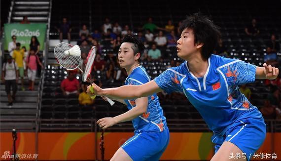 内讧?羽毛球队这次输球又输人!于洋镜头前与教练争执+怒摔毛巾