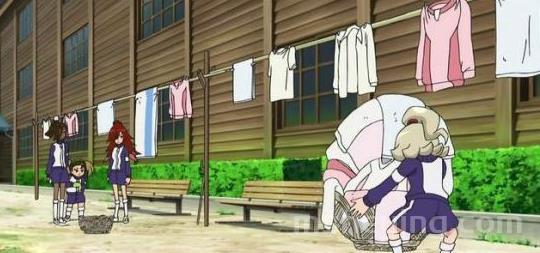 衣服要正着晒还是反着晒 要翻过来洗吗