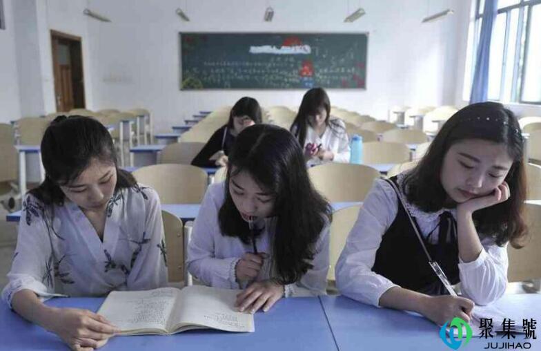 大学生处于人生的哪个时期