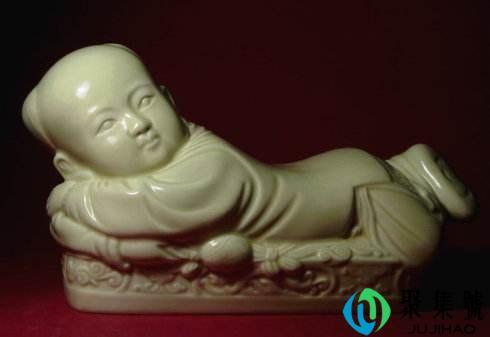 白瓷孩儿枕是哪个朝代的