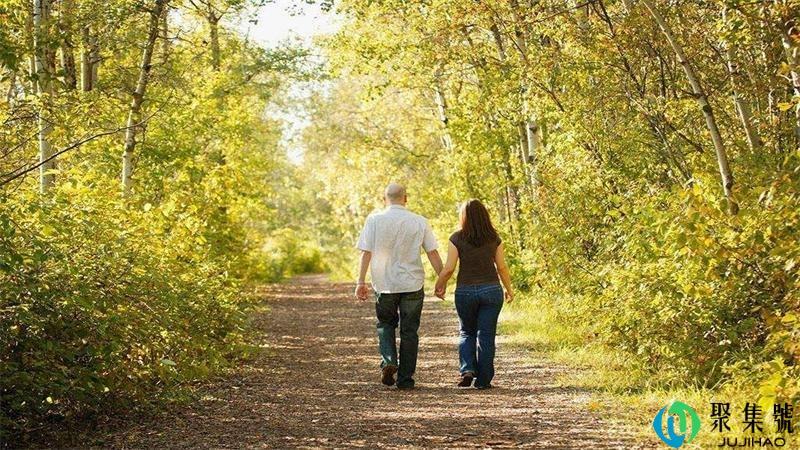 一个中年男人的动情表现