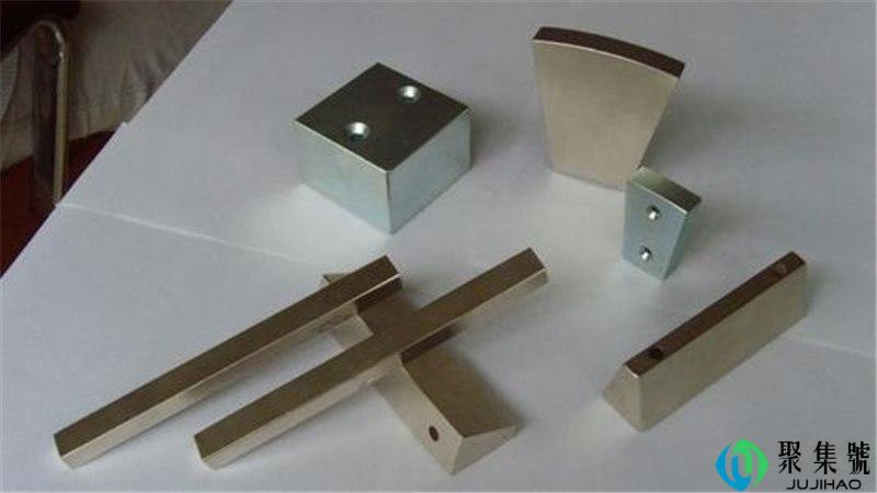 磁铁吸的太紧怎么打开