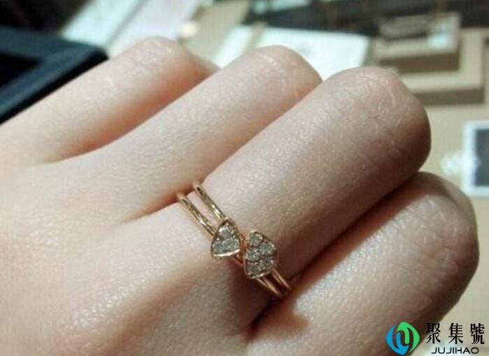 女的戒指带中指含义